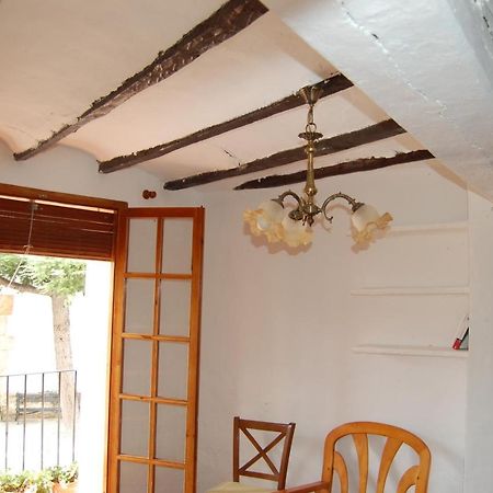 Casa De Amparo Y Jose Manuel Guest House Pavies Luaran gambar