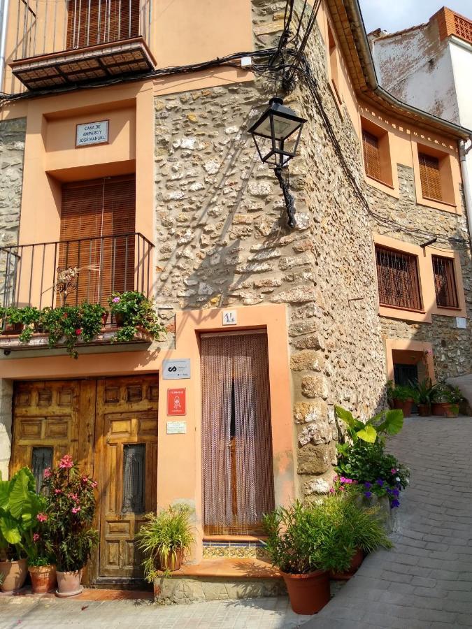 Casa De Amparo Y Jose Manuel Guest House Pavies Luaran gambar