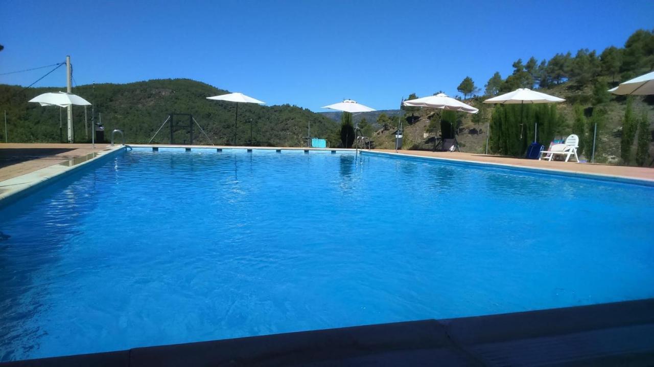 Casa De Amparo Y Jose Manuel Guest House Pavies Luaran gambar