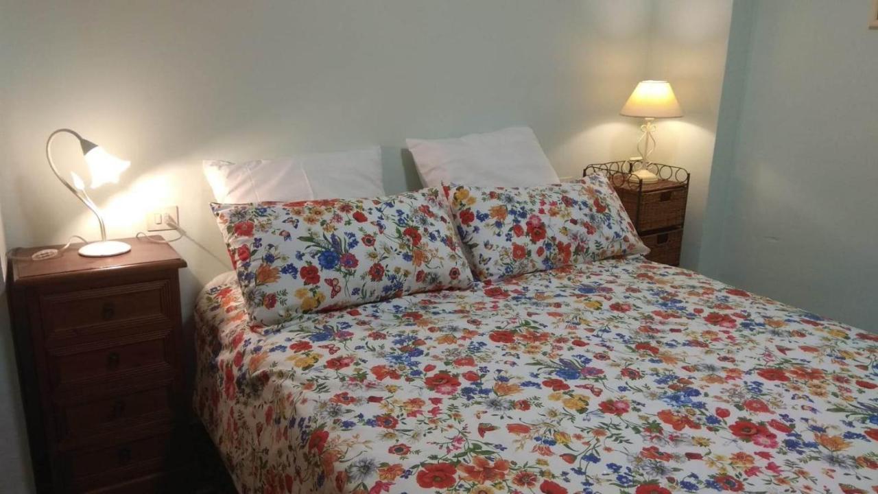 Casa De Amparo Y Jose Manuel Guest House Pavies Luaran gambar